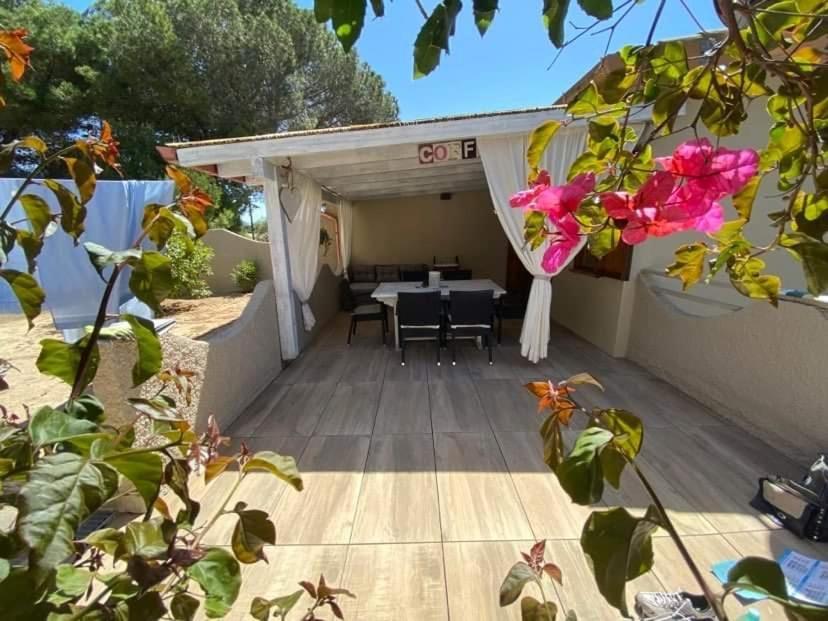 Casa Teresa Villa Porto Pino Eksteriør billede