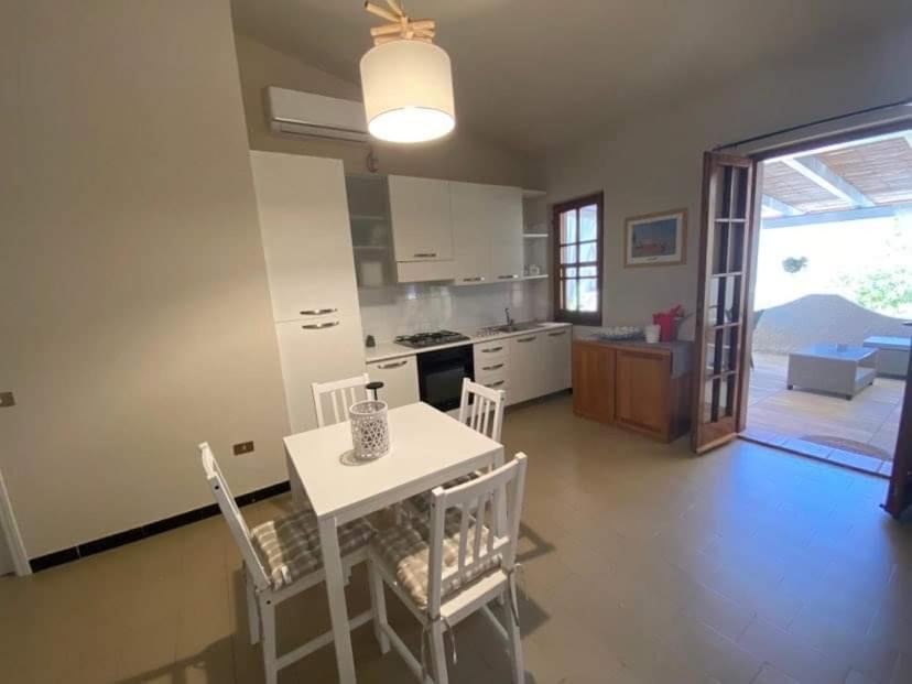 Casa Teresa Villa Porto Pino Eksteriør billede